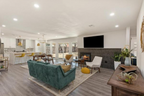 5 Mi to UT Home with Outdoor Entertainment Area!
